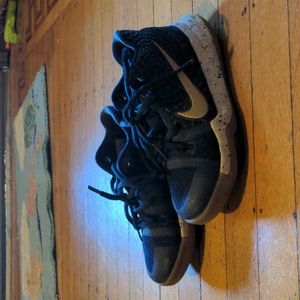 Navy blue and gold kyrie